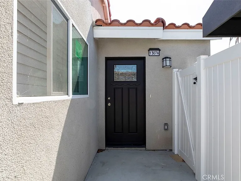 1307 E Acacia — Photo 1
