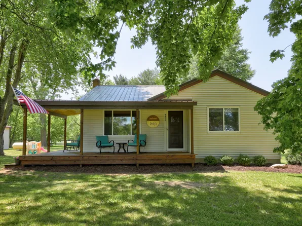 9478 Bray Rd, Millington, MI 48746