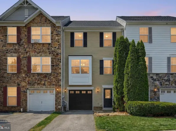 729 Blossom Dr, Hanover, PA 17331