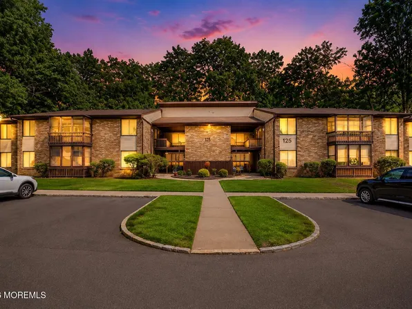 125 Amberly Drive #F, Manalapan, NJ 07726