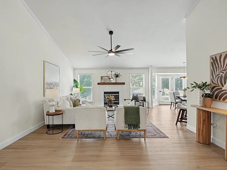 8003 Knights Crossing Dr — Photo 7