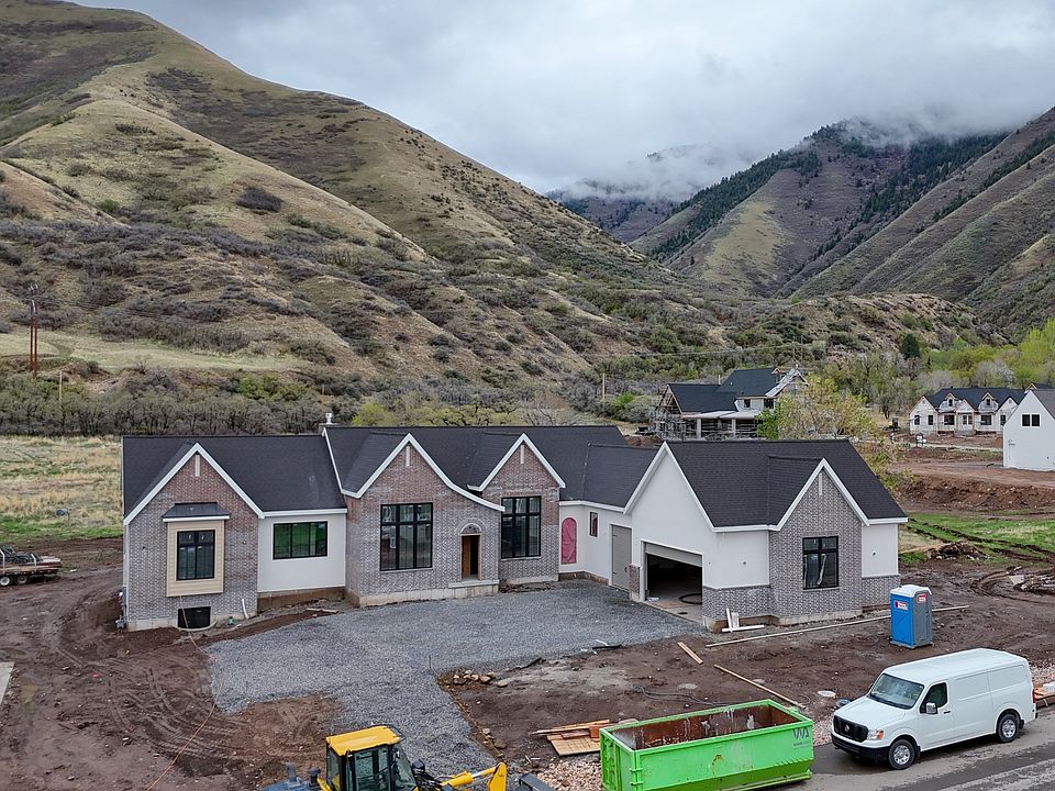 1st image of 702 N 2000 E #305