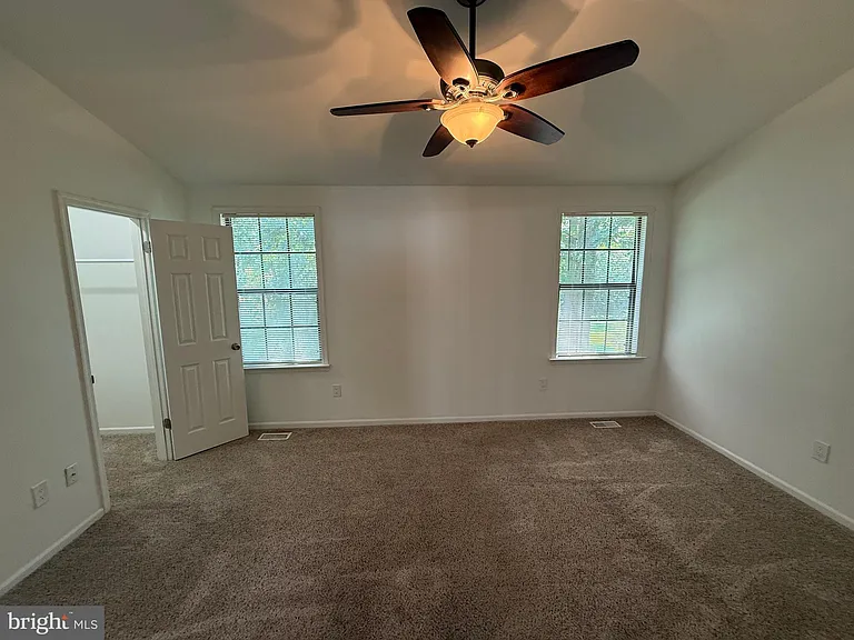 1042 Baywood Dr — Photo 9