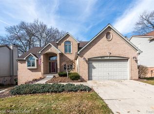 5451 Wentworth Dr, Commerce Township, MI 48382