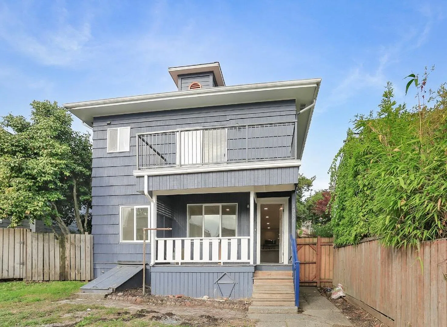 Magnolia's best - lower unit of Duplex — Photo 1