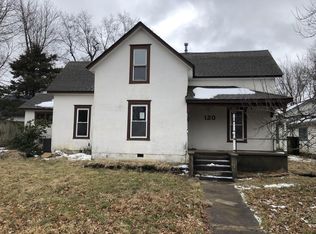 120 N Locust St, Marshfield, MO 65706