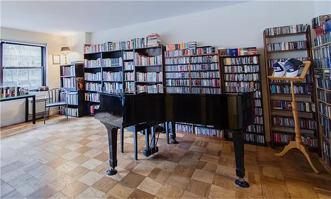 Sold by R New York | media 17