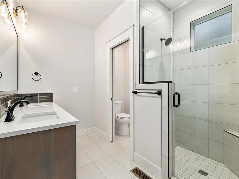 3903 W Spring House Ln — Photo 17