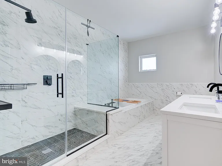 1118 E Dunton St — Photo 10