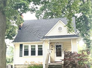 55 1/2 Kensington Blvd, Pleasant Ridge, MI 48069