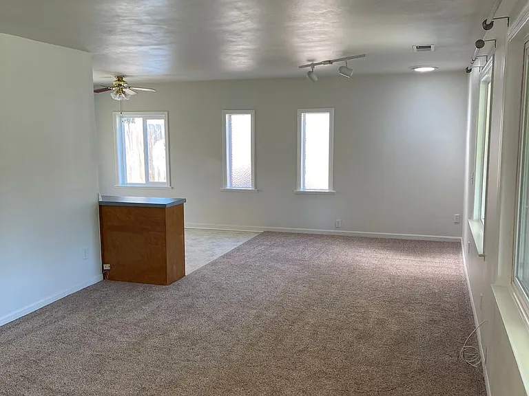 3082 Vine St — Photo 2