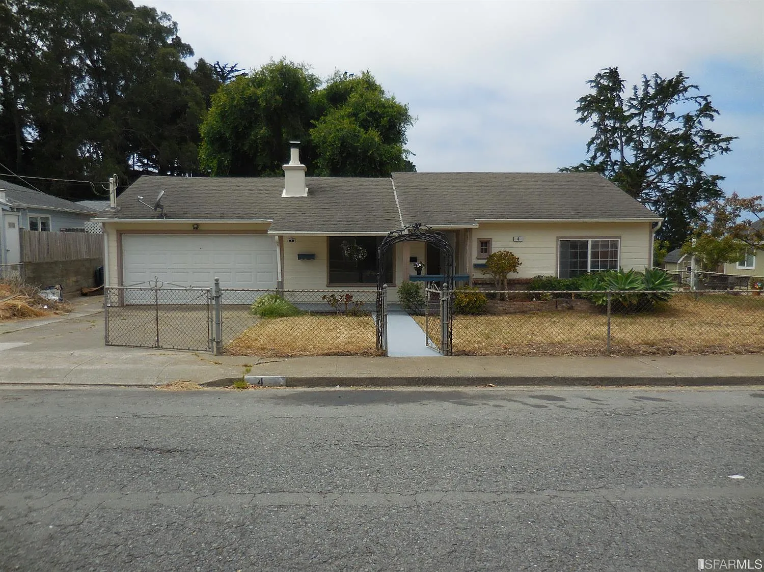 4 Hibbert Ct photo 1