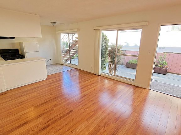 4th image of 1420 Barry Ave #104