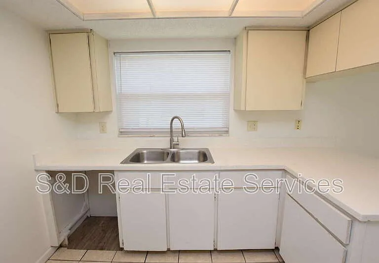1019 Buccaneer Dr — Photo 4