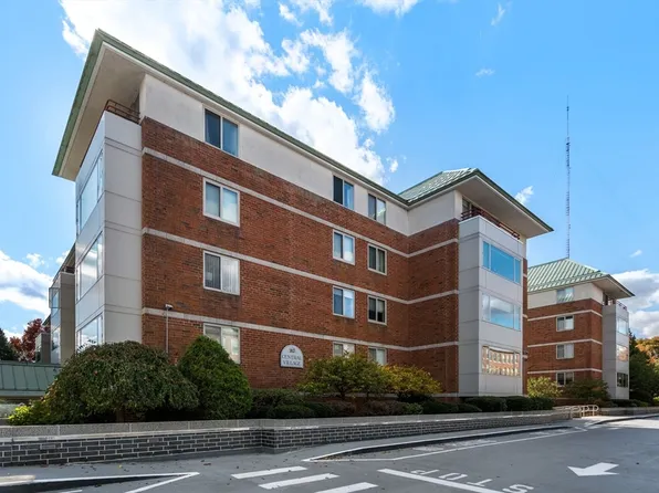 183 Oak St APT 404, Newton, MA 02464