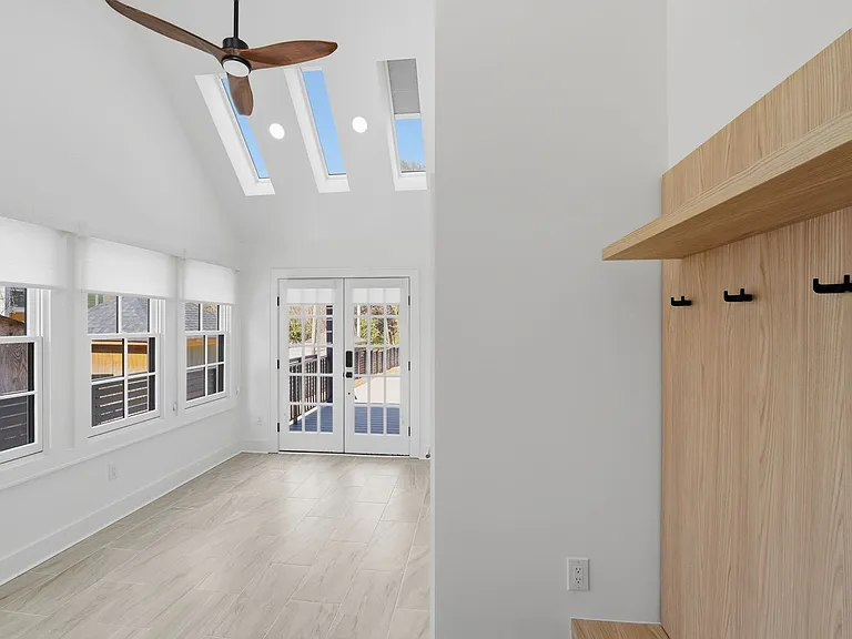 1838 Merriman Ave — Photo 19