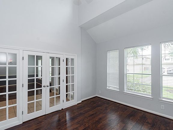 5th image of 8503 Glenn Leigh Dr