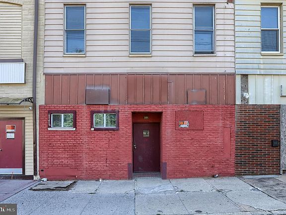 2nd image of 211 N 8th St