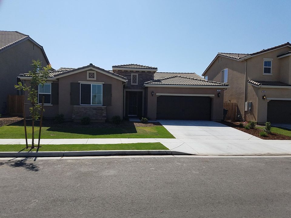 4 bed 2 bath 1900 sqft