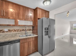 303 Racquet Club Rd APT 112, Weston, FL 33326