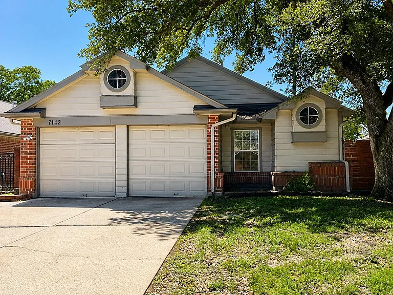7142 River Garden Dr — Photo 3