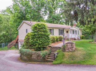 11 Ford Dr, Oak Ridge, NJ 07438