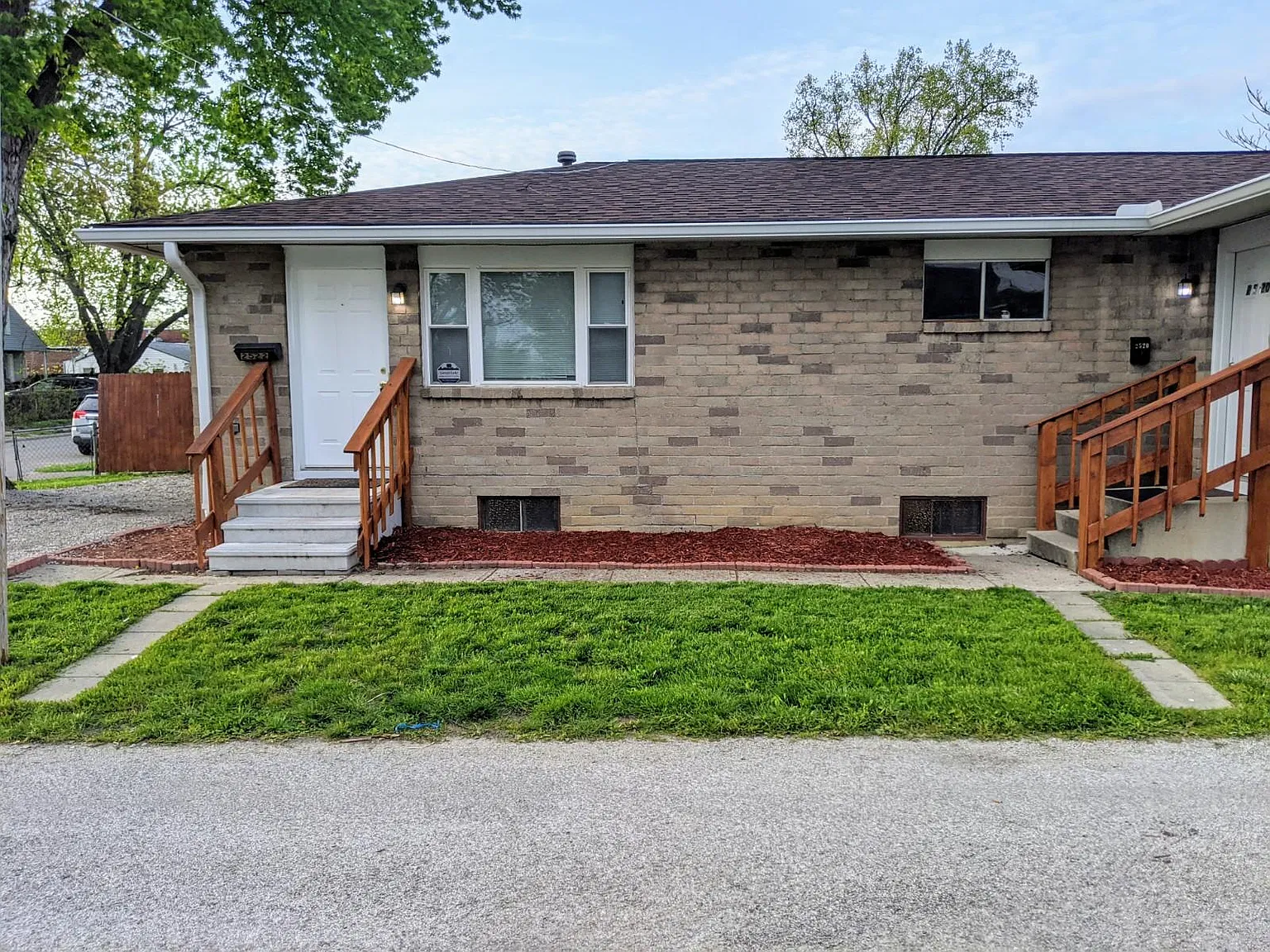 2522 Pontiac St — Photo 2