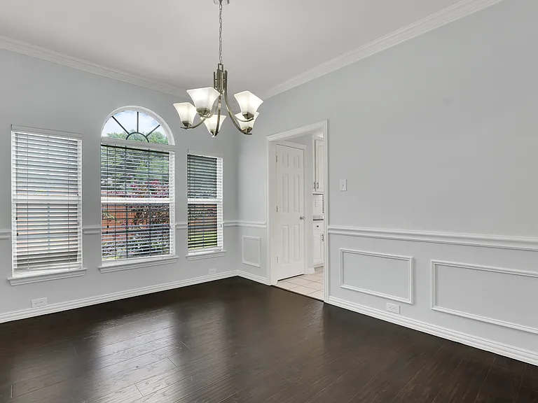 8504 Beatton Ct — Photo 5