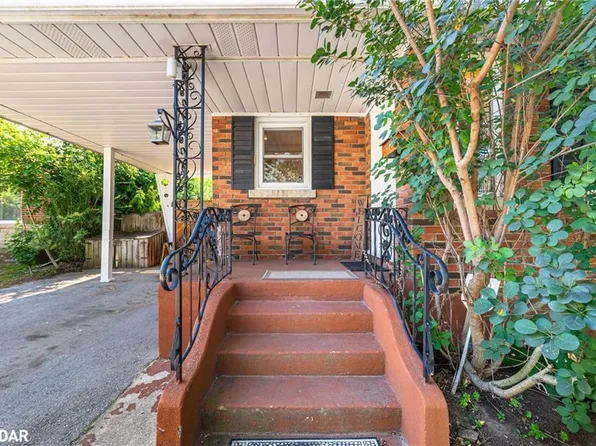 319 Grantham Ave, Saint Catharines, ON L2M 5A5