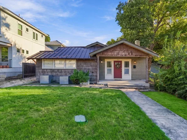 122 Davis Ct, San Antonio, TX 78209