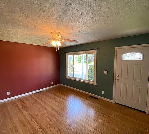 3rd image of 230 Harriet St