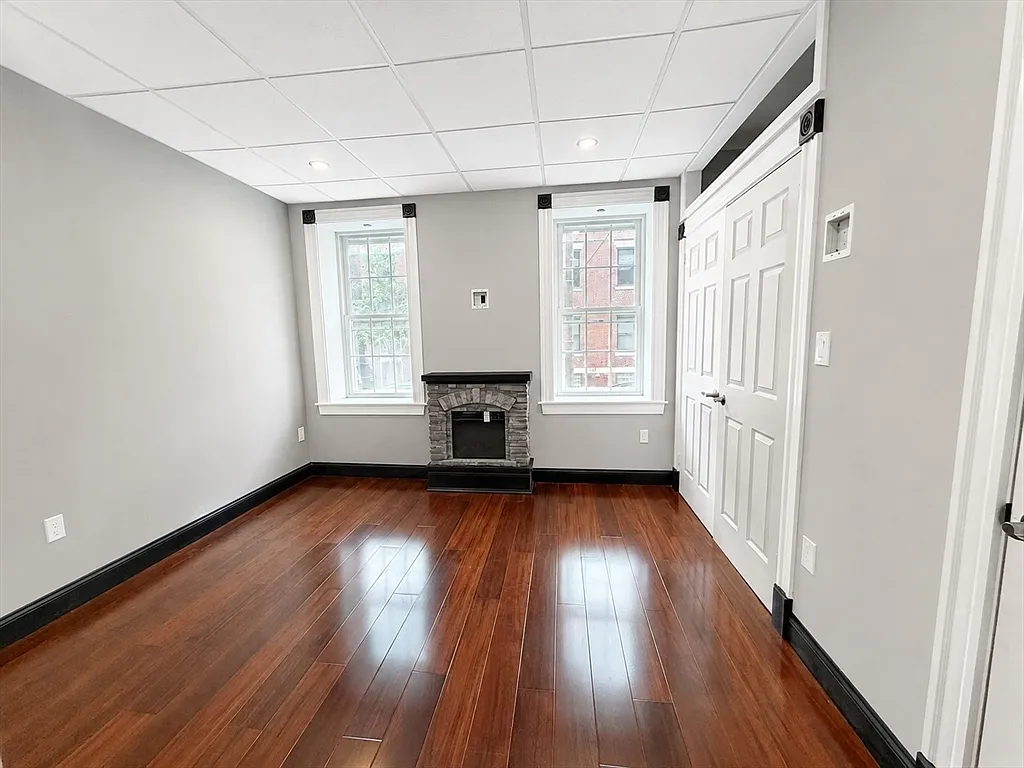 Studio, 1.0 bath, 390 sqft, $2,000 — Photo 3