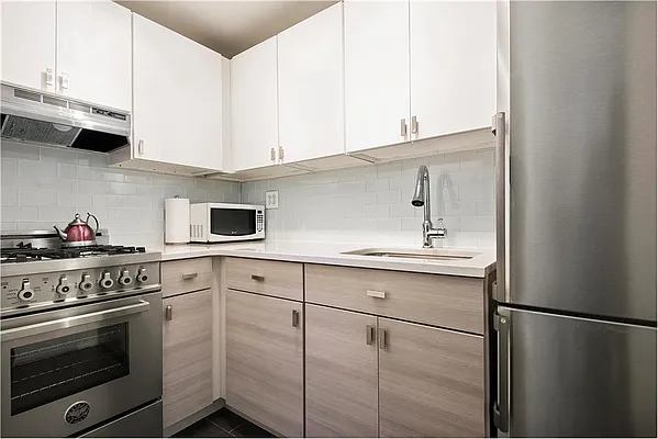 Sold by Real Direct | media 2