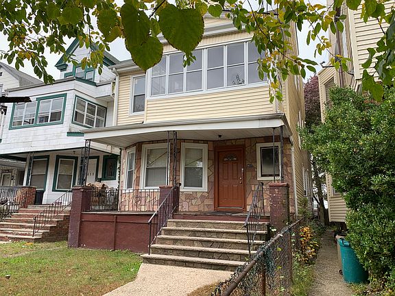 3rd image of 457 No Grove St