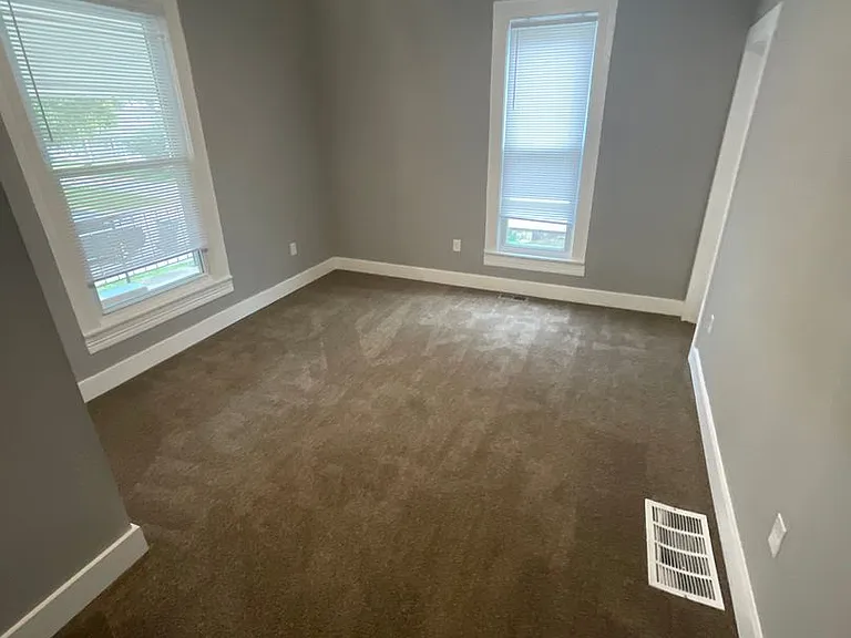 705 N Lincoln St — Photo 39