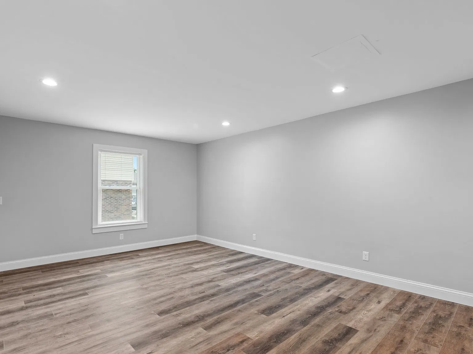 2211 Cordova Court - A — Photo 3