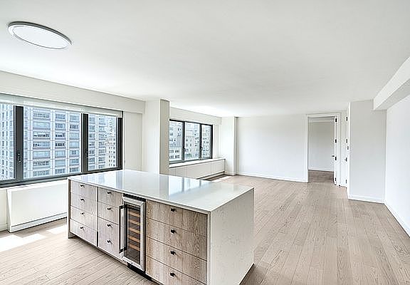 4th image of 220 E 72nd St APT 18A