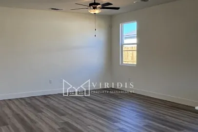 4 bed, 1842 sqft, $2,600 — Photo 3