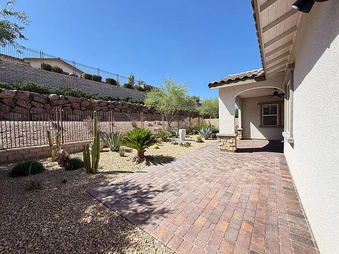 273 Lindura Ct — Photo 13