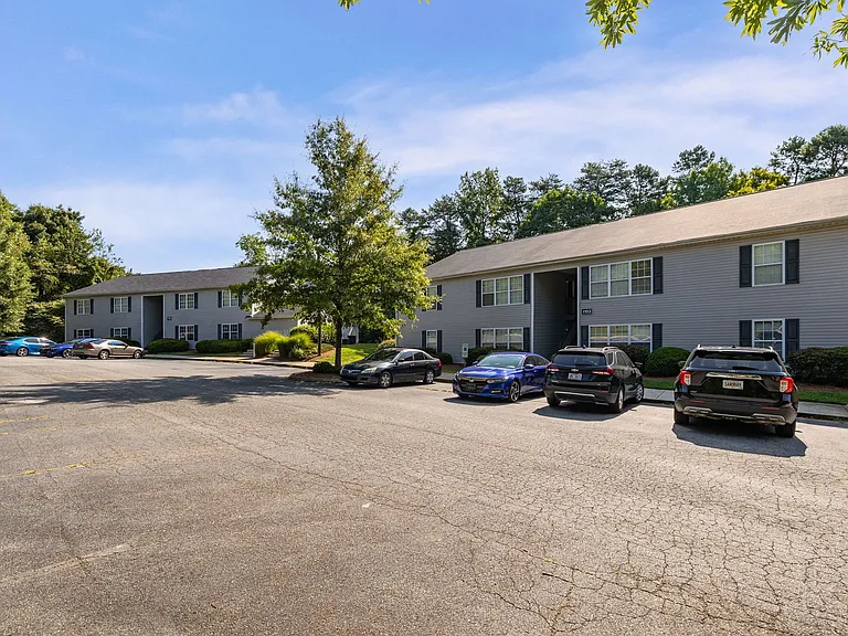 Millbrook Apartments — Photo 7