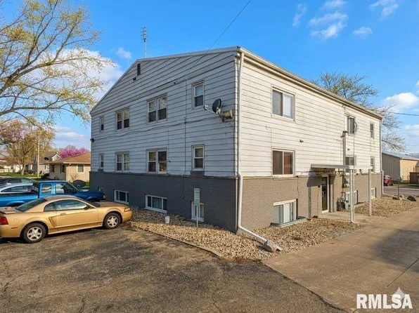 522 N Main St, Hanna City, IL 61536