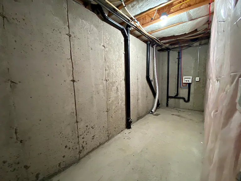 2410 E View Dr — Photo 36