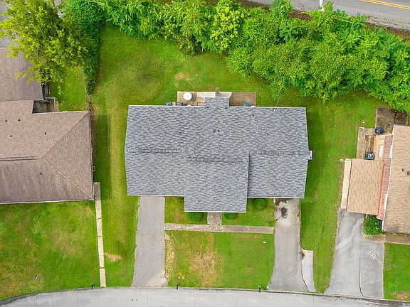 5th image of 34143416 Betty Ln