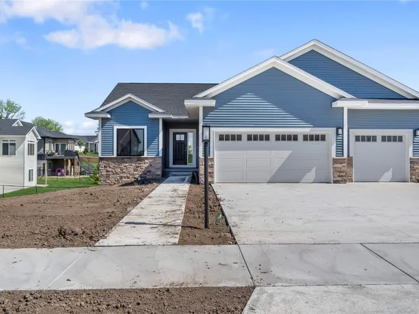 604 Rolling Hills Dr, Tiffin, IA 52340