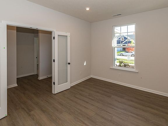 Shelburn D home office