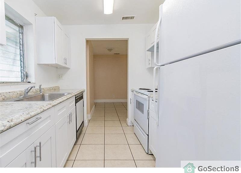 1st image of 711 NW 3rd Ave