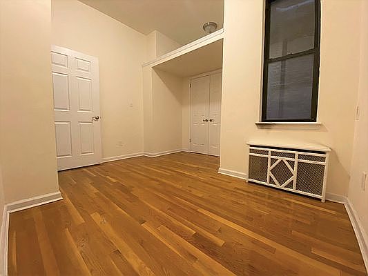 5th image of 130 E 93rd St #E3