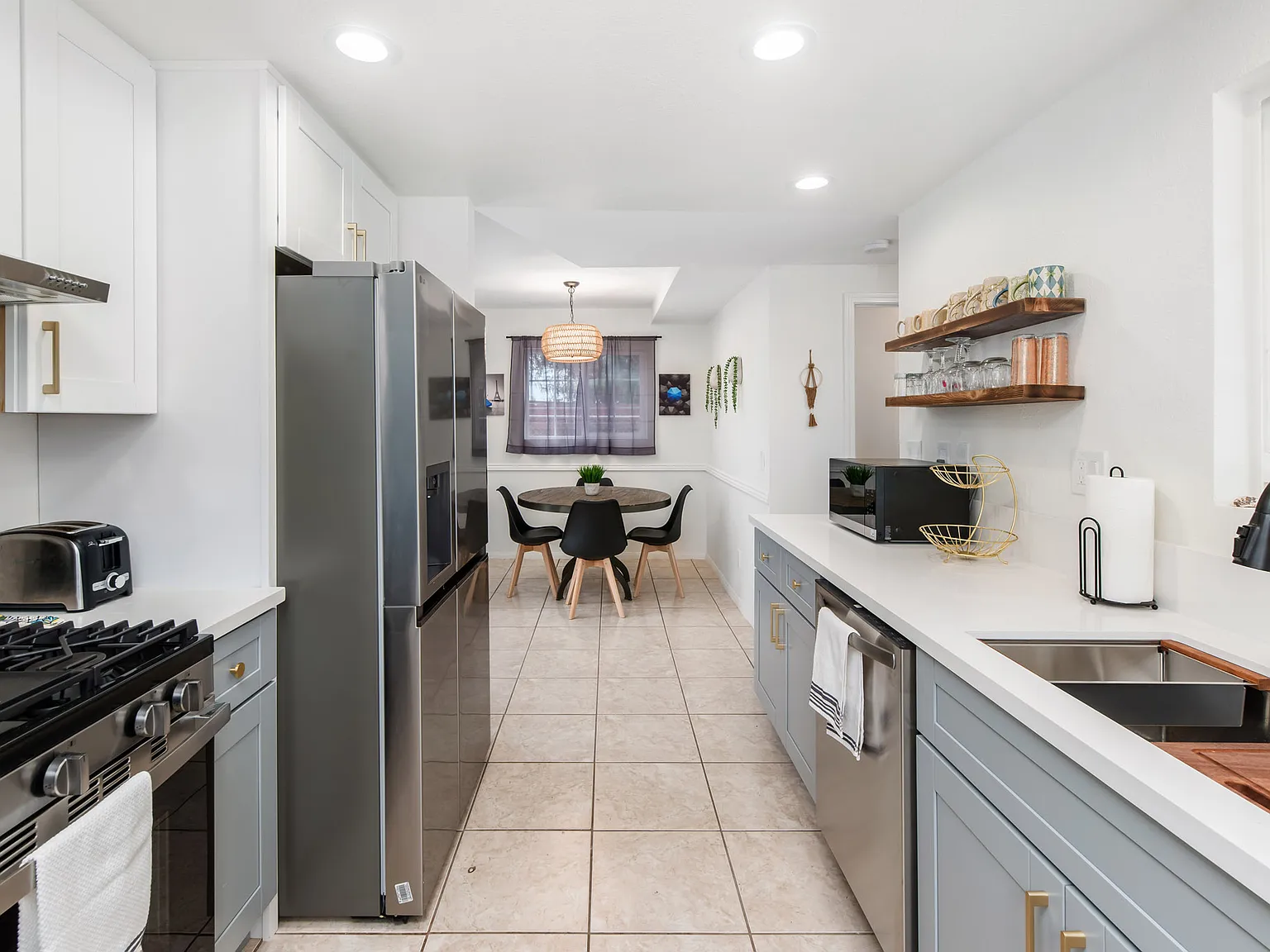 3 bed, 1.5 bath, 963 sqft, $3,695 — Photo 2