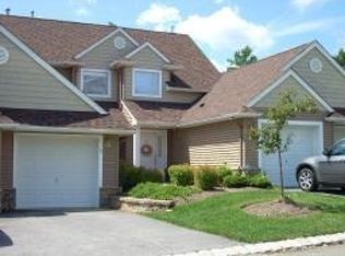24 Bramble Ct #206, Hamburg, NJ 07419