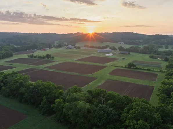 2023 Dr Robertson Rd, Spring Hill, TN 37174